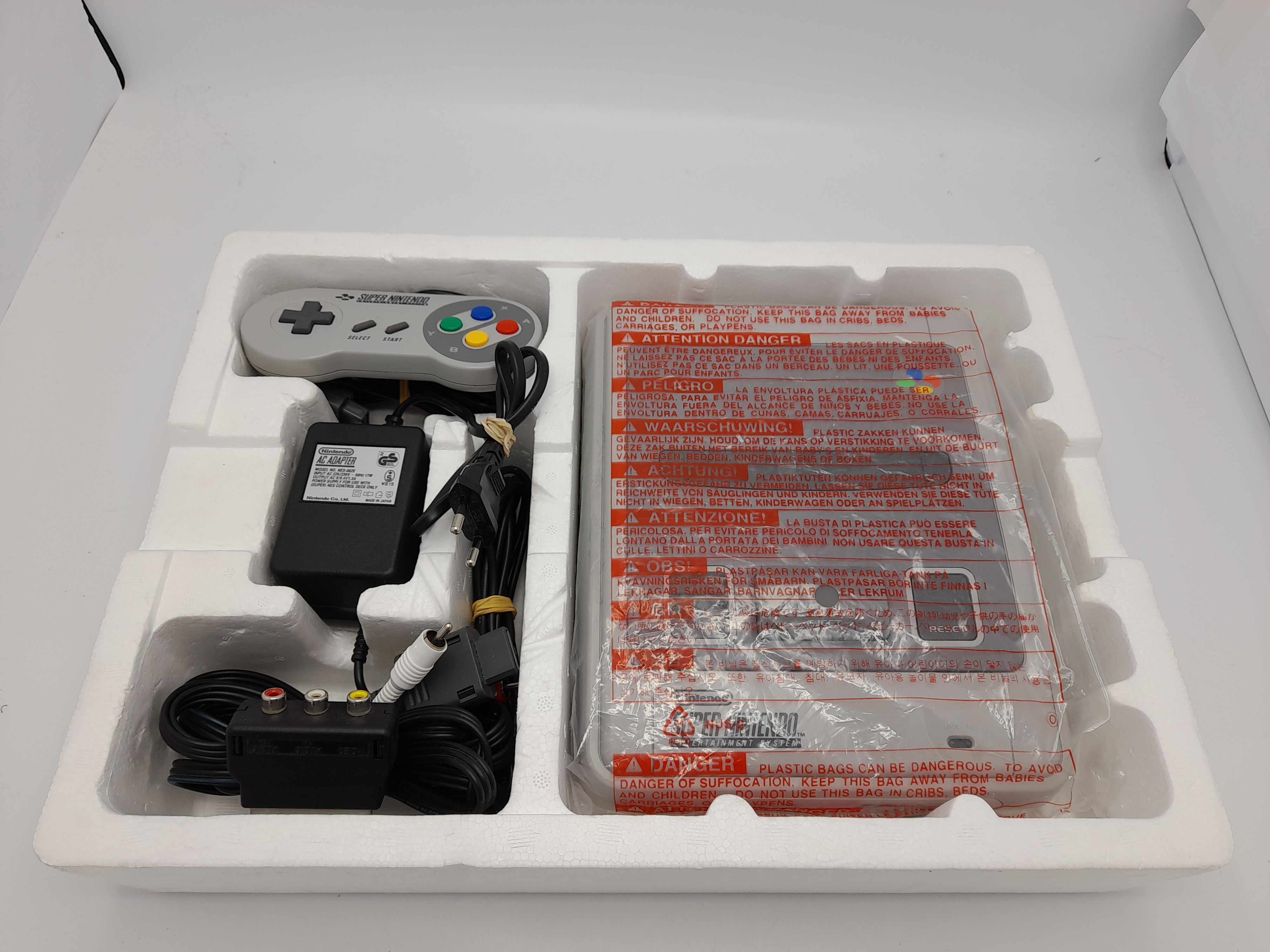 Foto van Super Nintendo in Doos