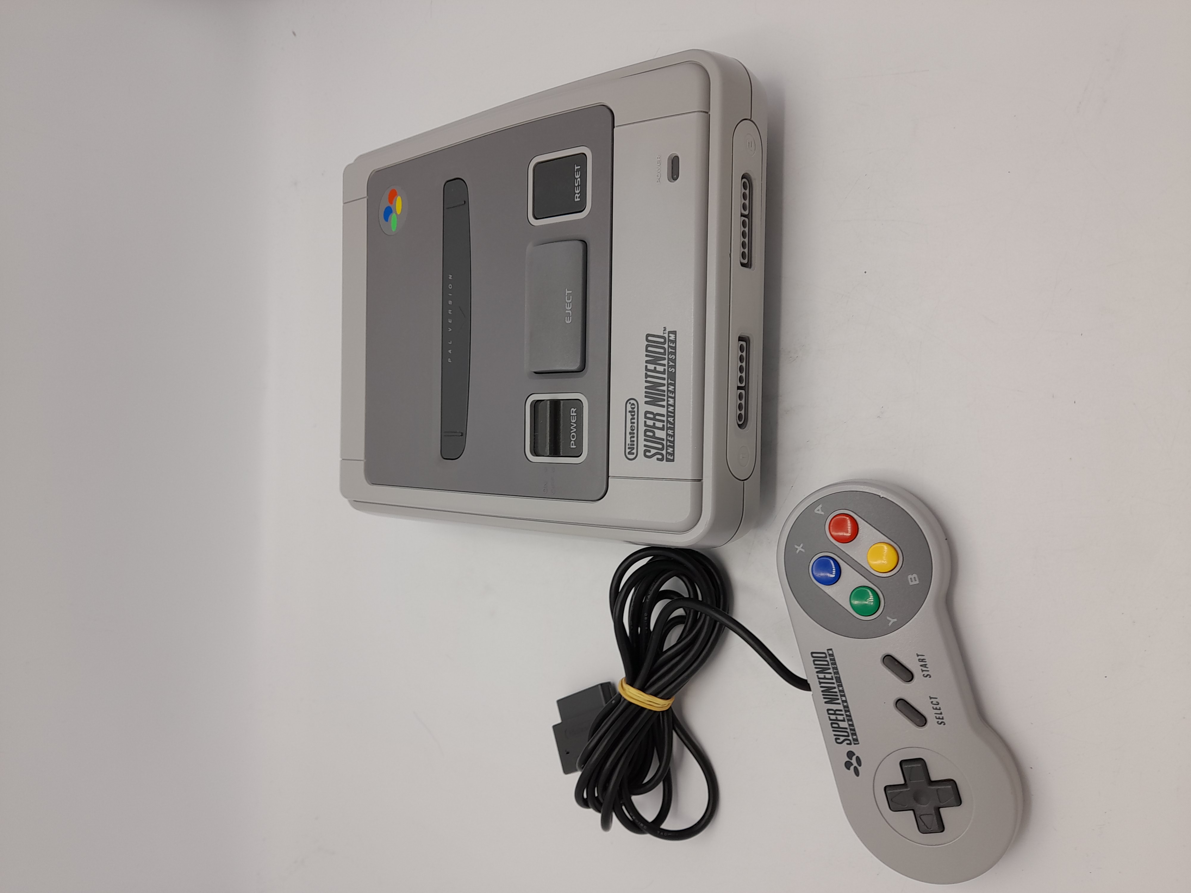 Foto van Super Nintendo in Doos