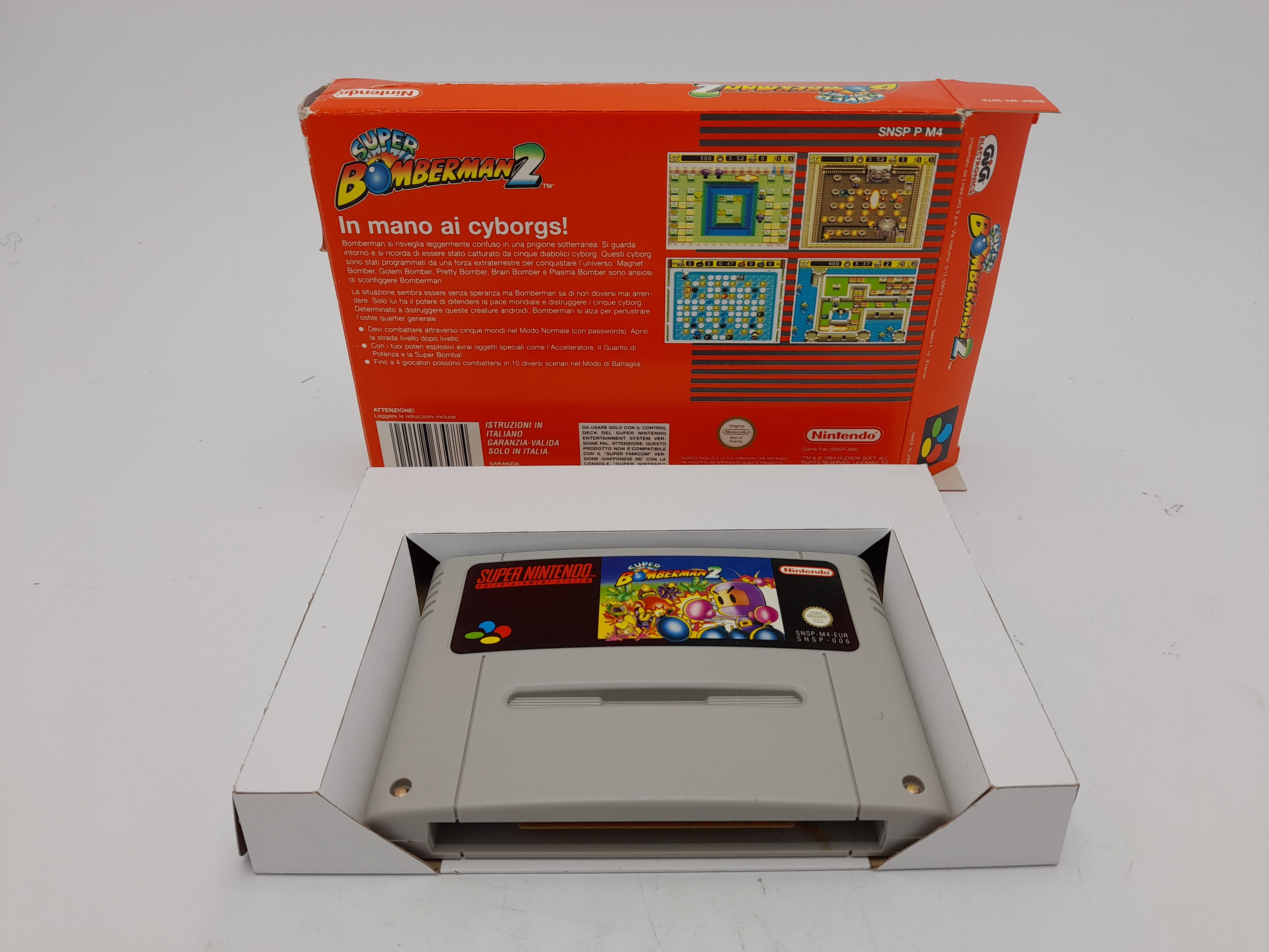 Foto van Super Bomberman 2 Compleet Nintendo Classics Zoner Handleiding - Italiaans